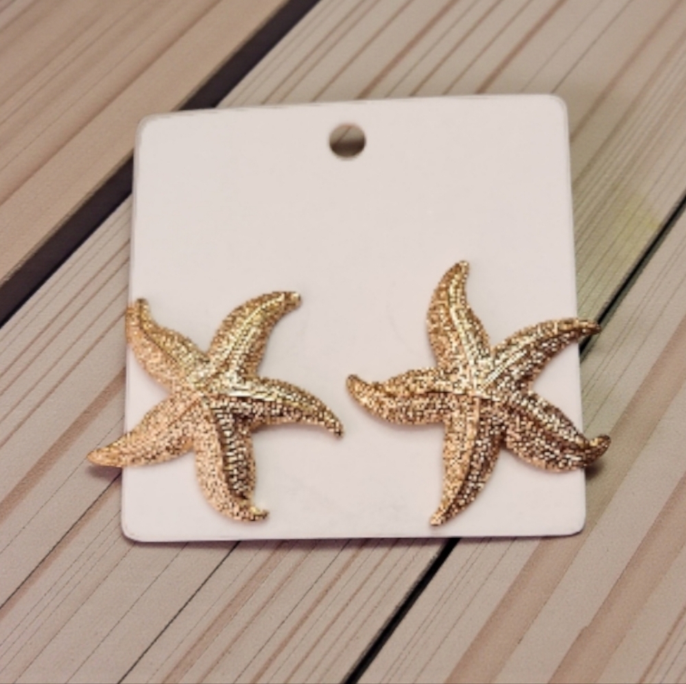 Starfish Gold Earrings - Picture 2 of 5